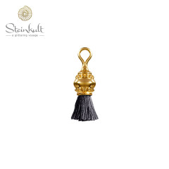 Pendant with tassel