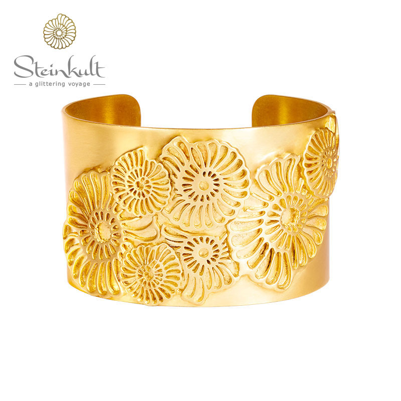 Cuff "Steinkult Resort" with Shells