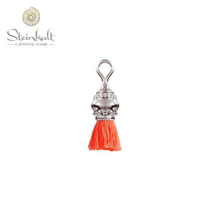 Pendant with tassel