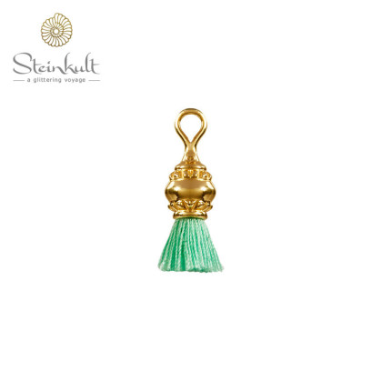 Pendant with tassel